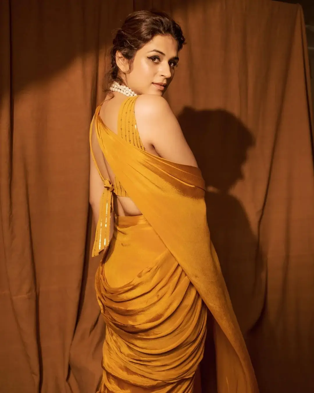 BEAUTIFUL INDIAN ACTRESS SHRADDHA DAS IN YELLOW SAREE 6